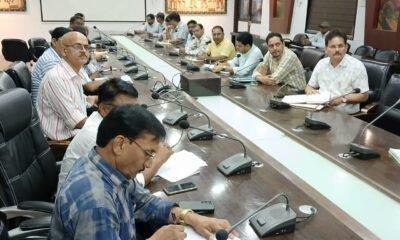 Bilaspur Collector reviewed the auction of vehicles older than 15 years