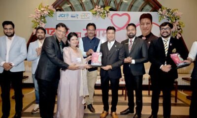 Industrialist Agrawal couple from Raipur Dharsiwan won the 'Most Experienced Couple' award